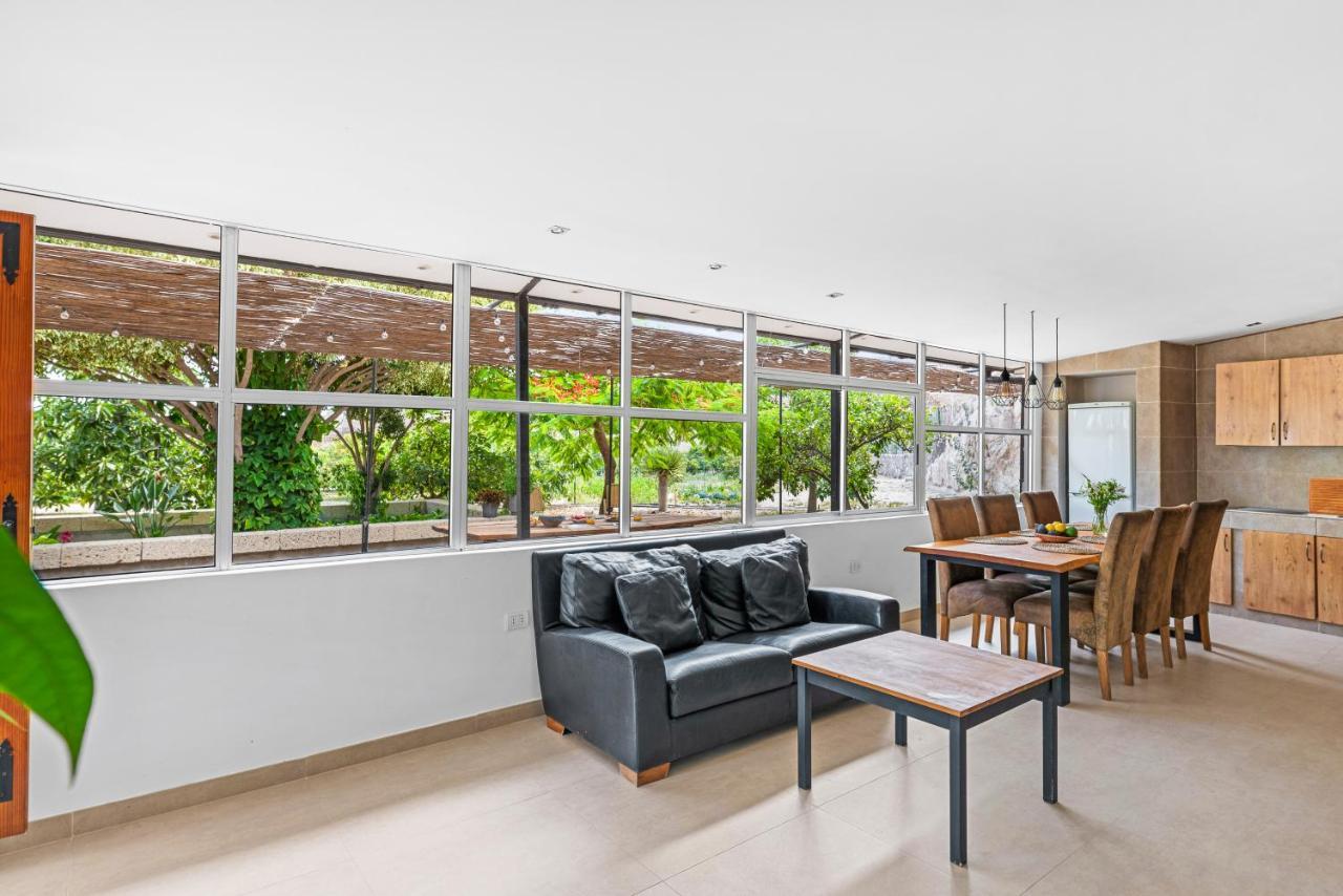 Private House With Pool & Garden Villa กวีมาร์ ภายนอก รูปภาพ