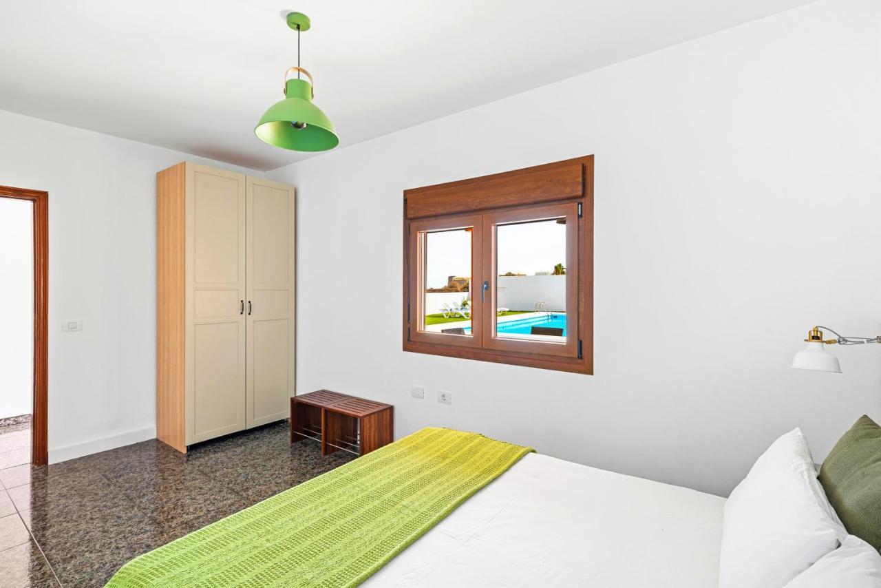 Private House With Pool & Garden Villa กวีมาร์ ภายนอก รูปภาพ