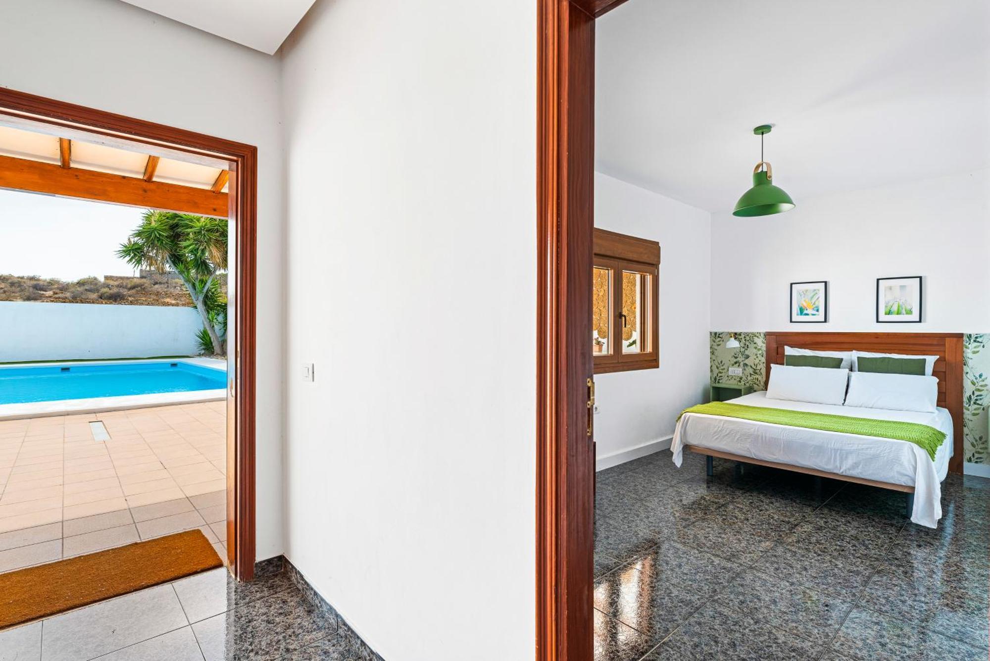 Private House With Pool & Garden Villa กวีมาร์ ภายนอก รูปภาพ