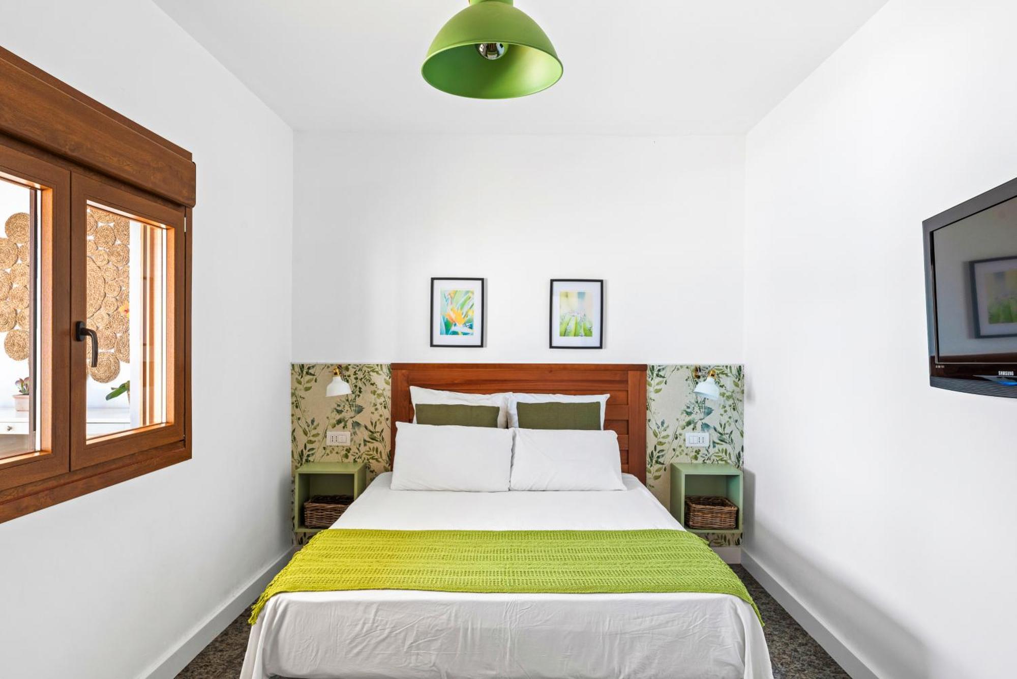 Private House With Pool & Garden Villa กวีมาร์ ภายนอก รูปภาพ