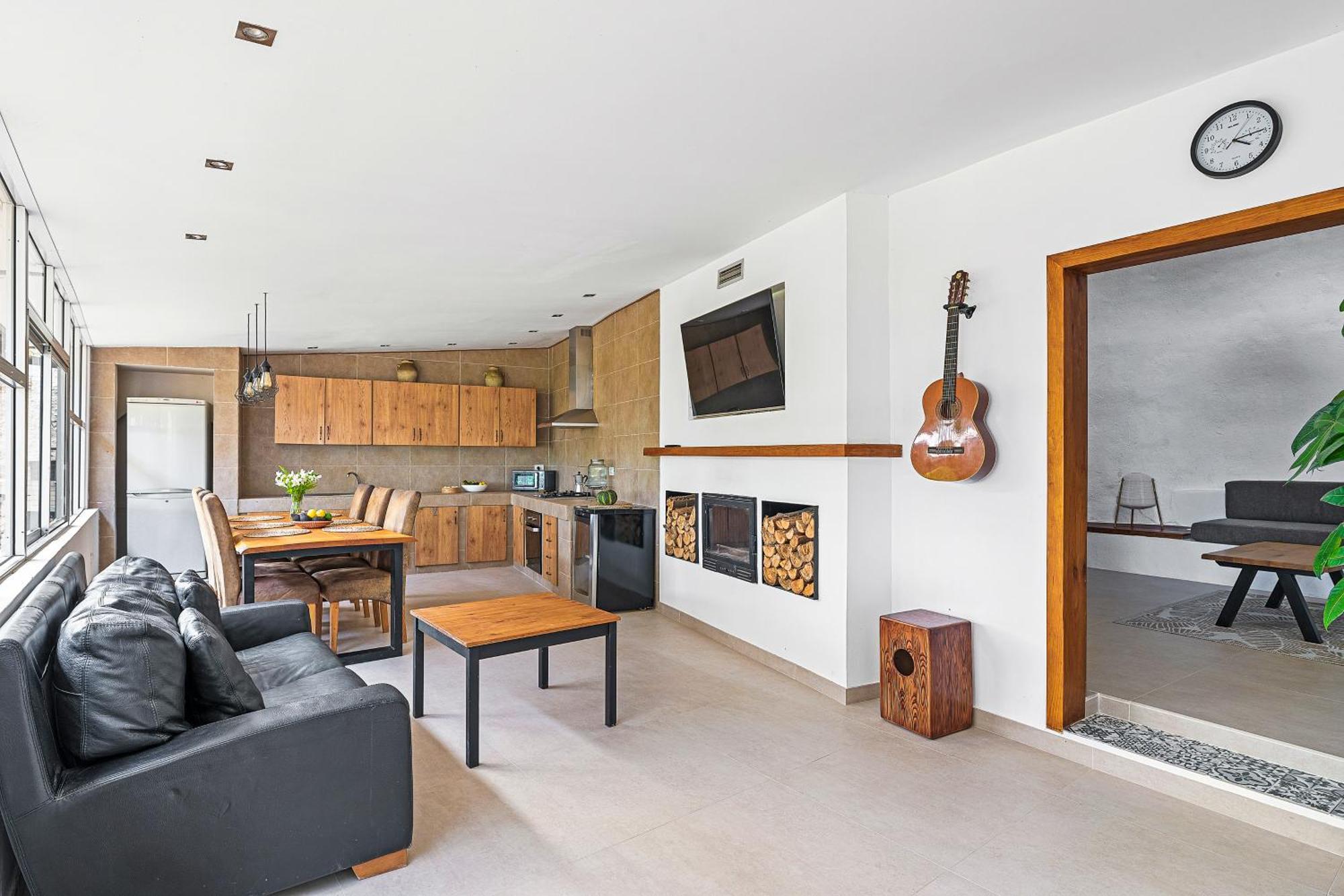 Private House With Pool & Garden Villa กวีมาร์ ภายนอก รูปภาพ