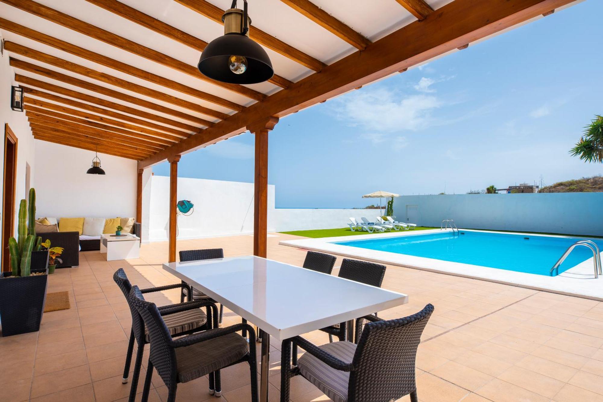 Private House With Pool & Garden Villa กวีมาร์ ภายนอก รูปภาพ