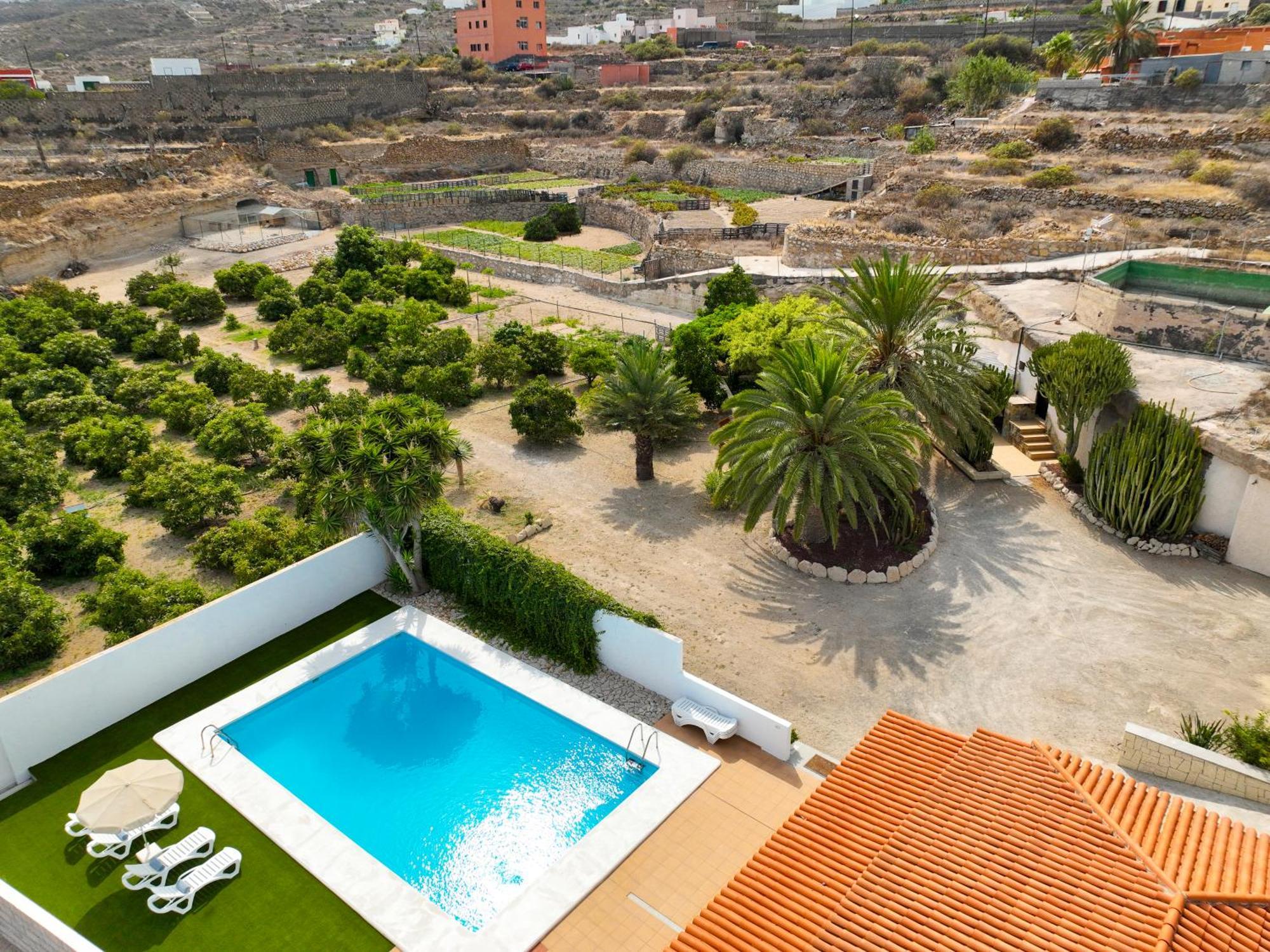 Private House With Pool & Garden Villa กวีมาร์ ภายนอก รูปภาพ