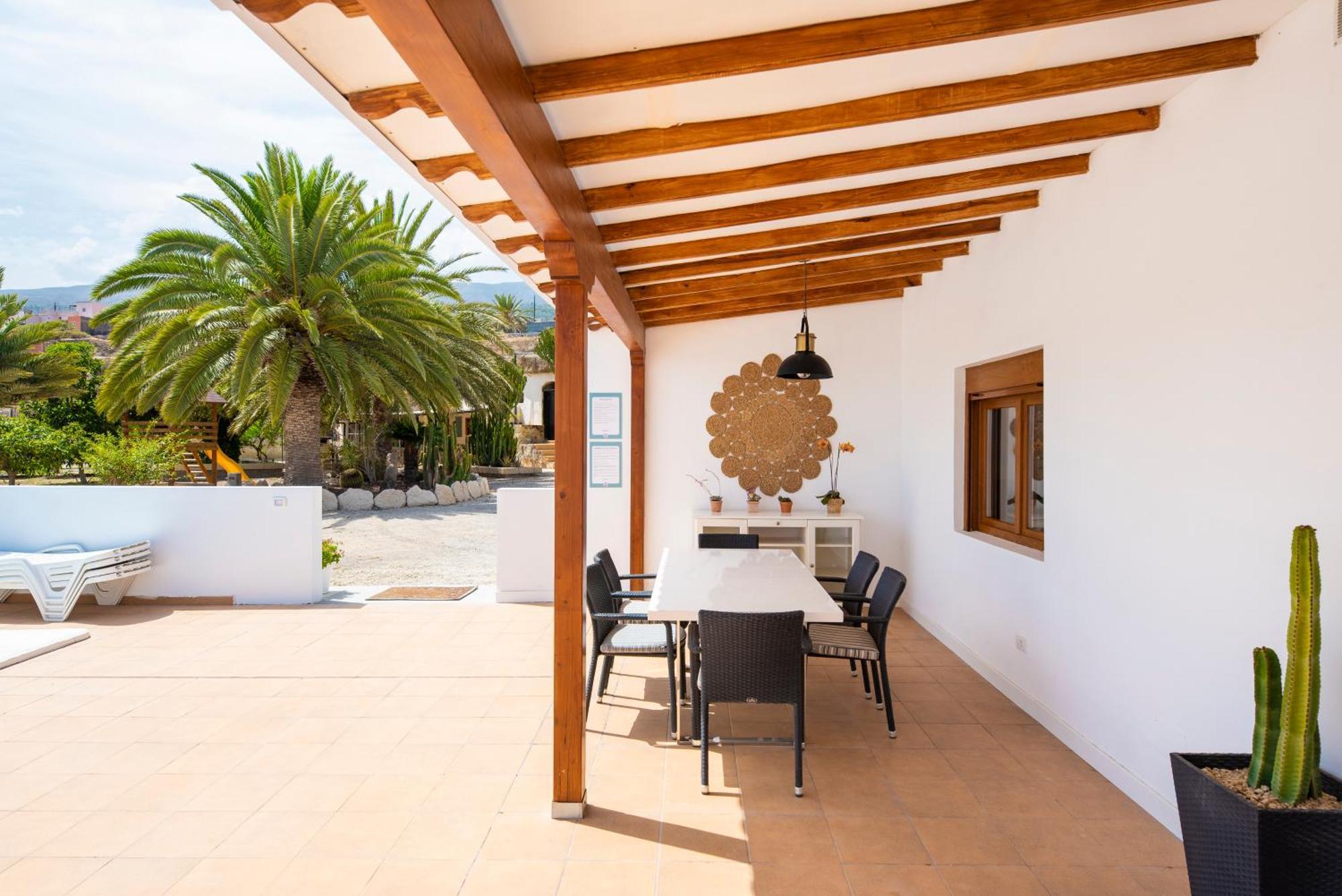 Private House With Pool & Garden Villa กวีมาร์ ภายนอก รูปภาพ
