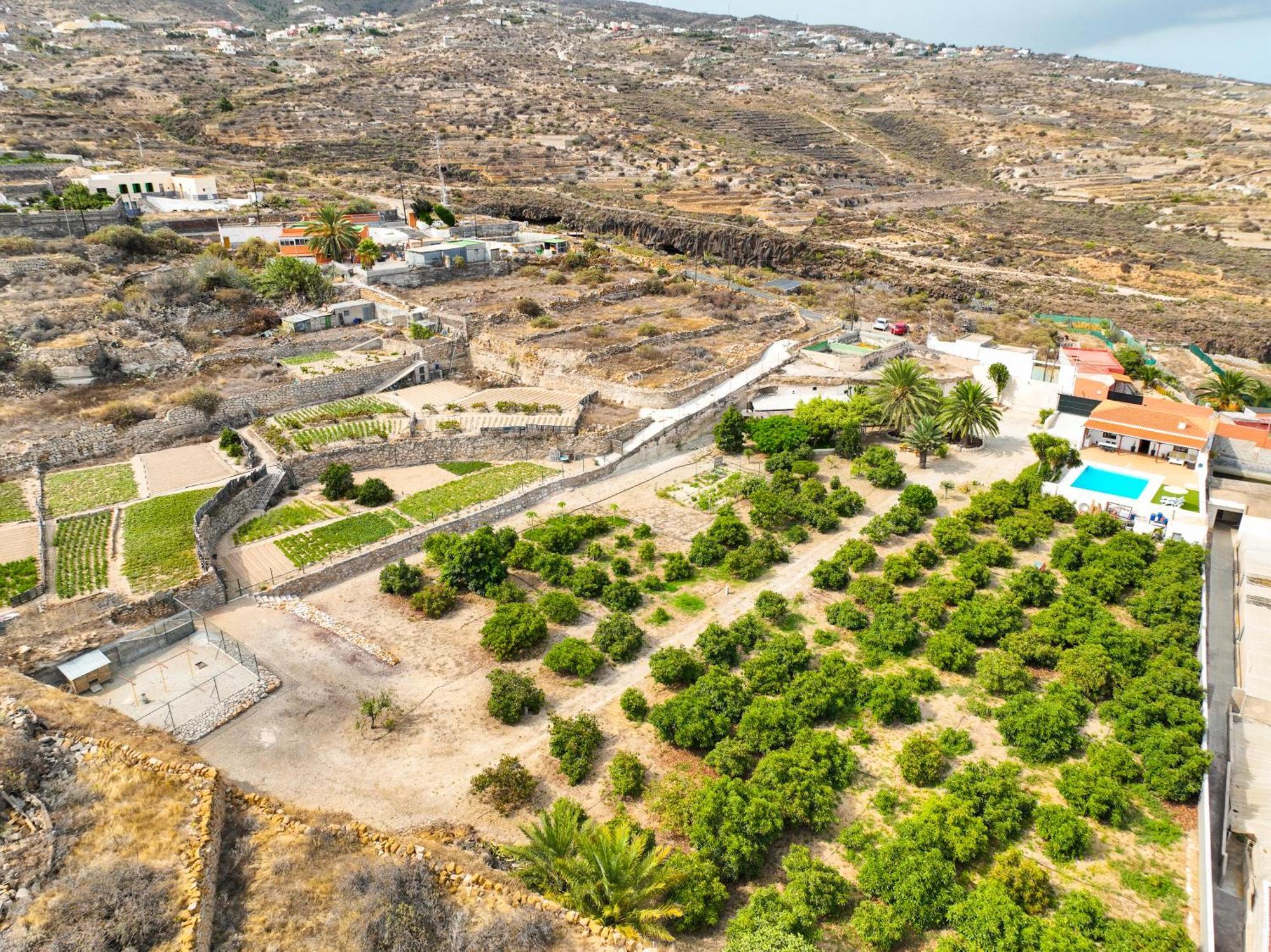 Private House With Pool & Garden Villa กวีมาร์ ภายนอก รูปภาพ